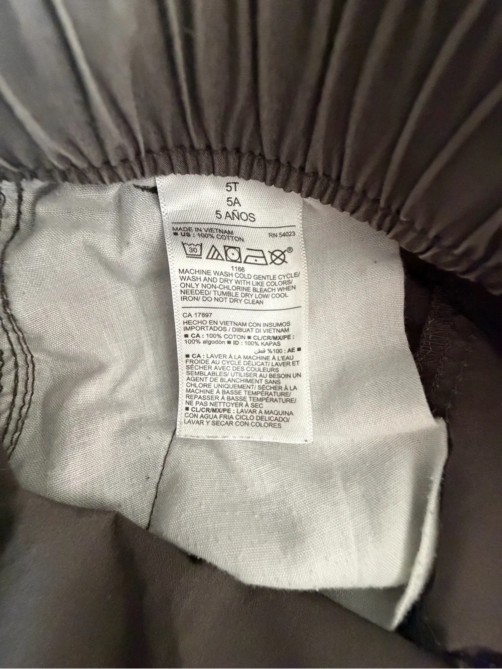 Bundle-Old Navy Boys Pull-On Shorts in Gray and Tan Size 5T